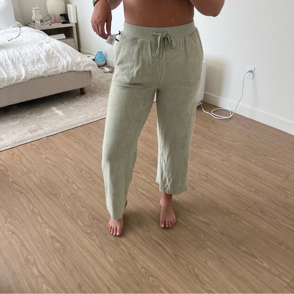 Amuse Society | Kick Slicker Knit Pant Sage Green - Picture 3 of 6